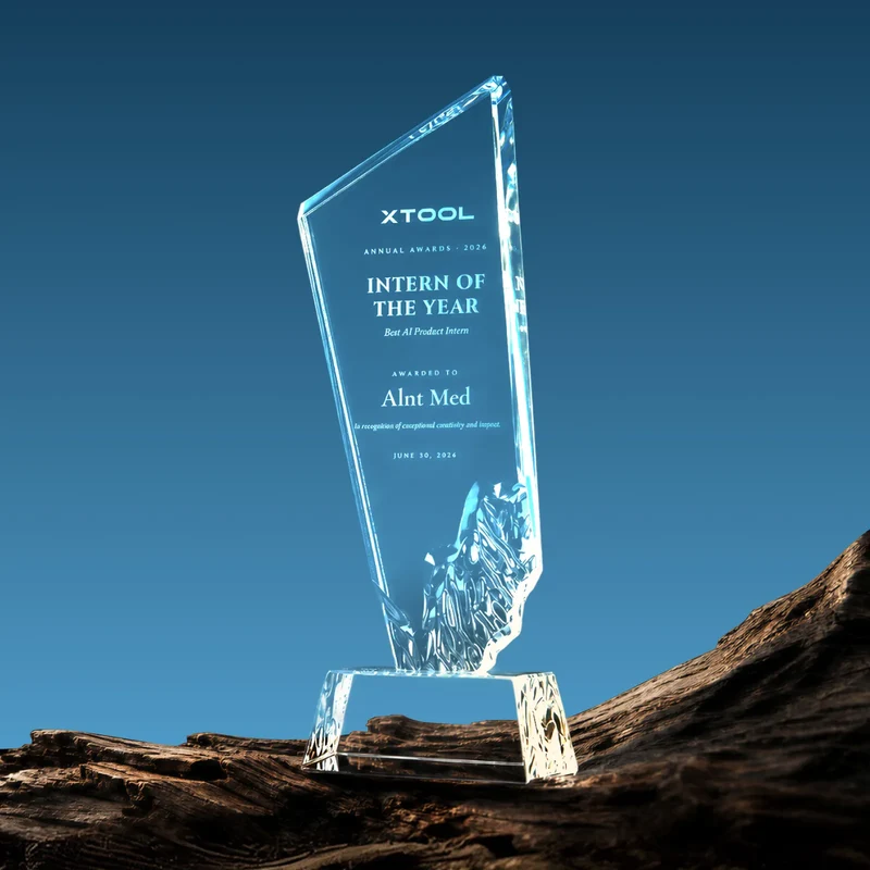 Trophée K9 à bord incliné avec décor gravé Sélection xTool