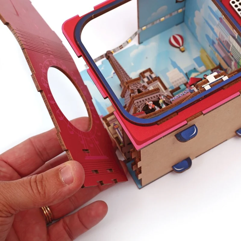 Maquette 3D Bois TV Paris – Mini TV Lumineuse Parisienne à Construire