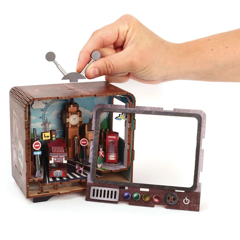 Maquette 3D Bois TV Londres – Mini TV lumineuse à construire