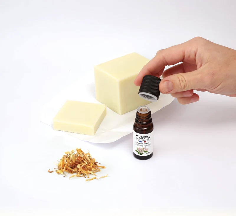 Kit DIY Savons au Calendula & Amande Douce – Savons artisanaux à fabriquer soi-même