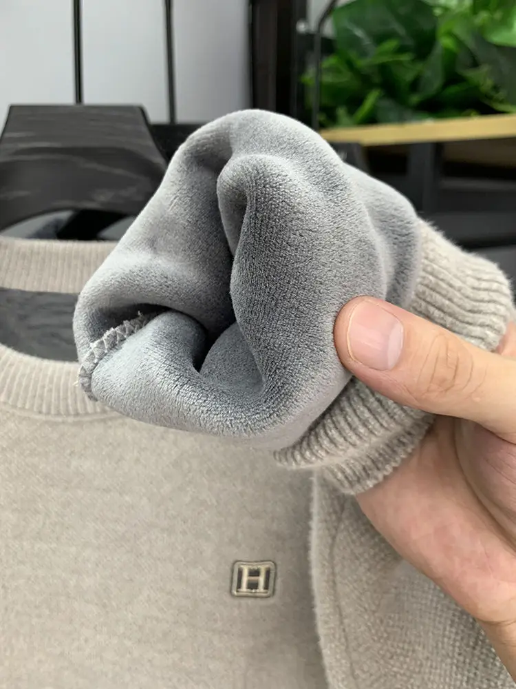 Pull en Maille à Col Rond et Logo Brodé Homme