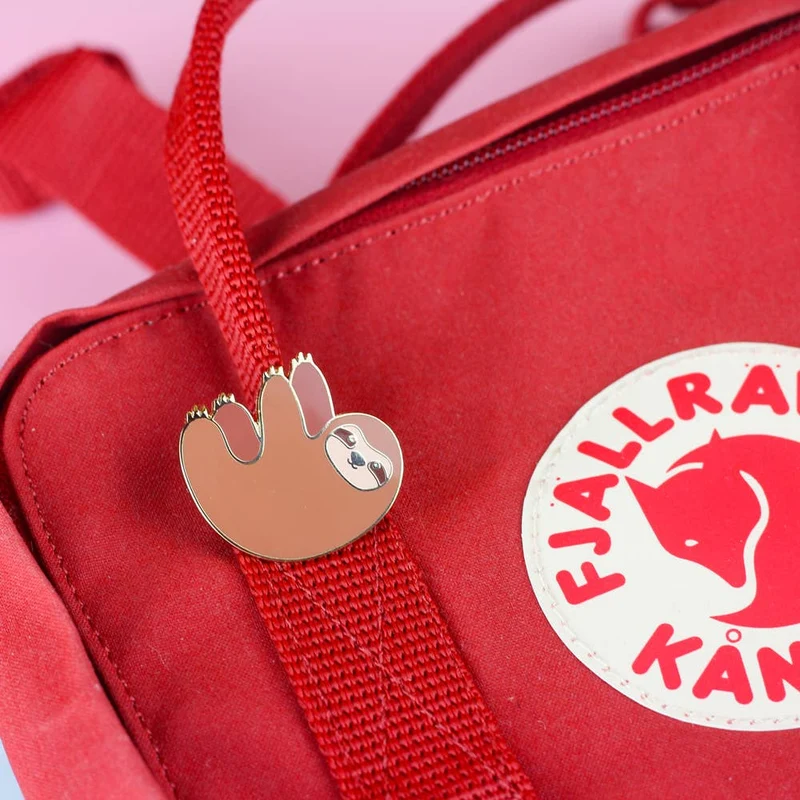 Pin Paresseux Émaillé – Broche Kawaii Relax & Cute