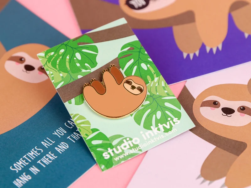 Pin Paresseux Émaillé – Broche Kawaii Relax & Cute