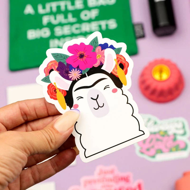 Sticker Lama Frida Kahlo – Autocollant Vinyle Kawaii & Artistique
