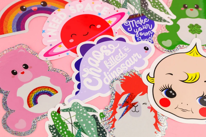 Autocollant pailleté Care Bear avec arc-en-ciel