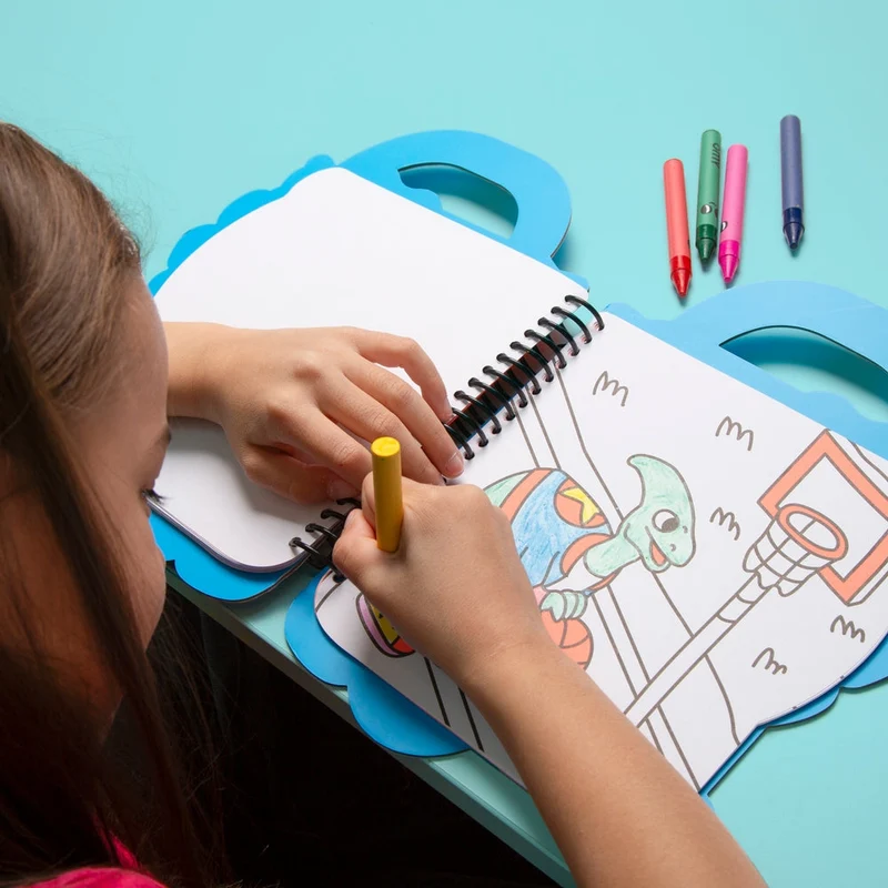 OMY – Cahier de coloriage dinosaures + crayons & stickers – Dès 3 ans
