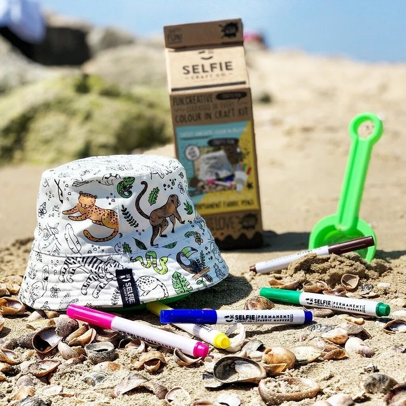 Chapeau de plage réversible Turtley à colorier – Tortues & Tigres – Kit créatif enfant
