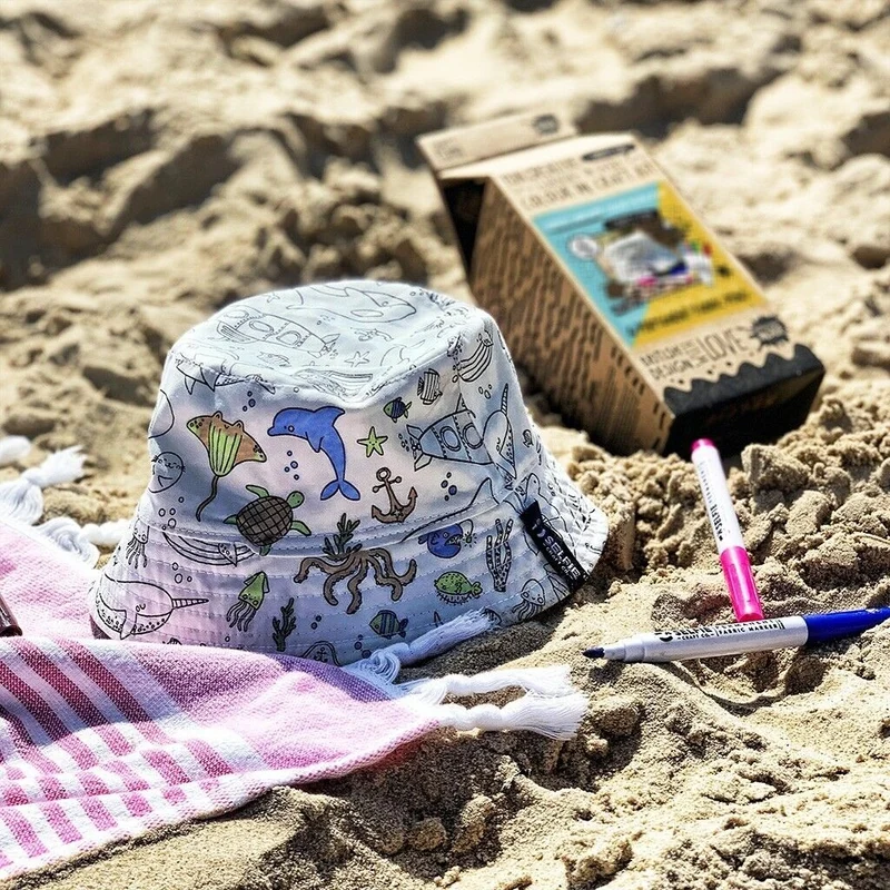 Chapeau de plage réversible Turtley à colorier – Tortues & Tigres – Kit créatif enfant
