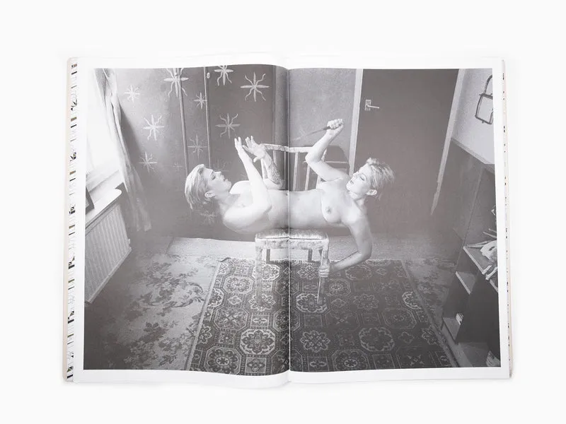 Maurizio Cattelan - Le Dictateur - Ces cacahuètes sont des balles