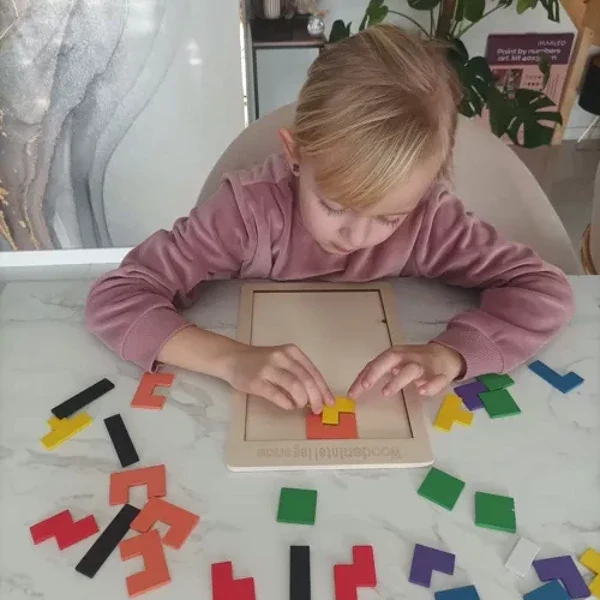Puzzle tangram en bois – Jeu de logique Montessori pour enfant