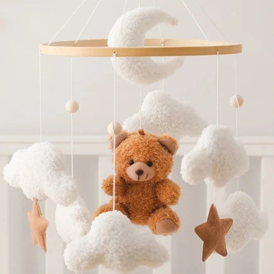 Mobile Montessori pour bébé – Éveil sensoriel et apaisement
