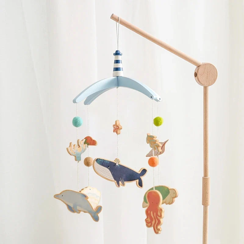 Mobile musical en bois pour bébé – Hochet suspendu