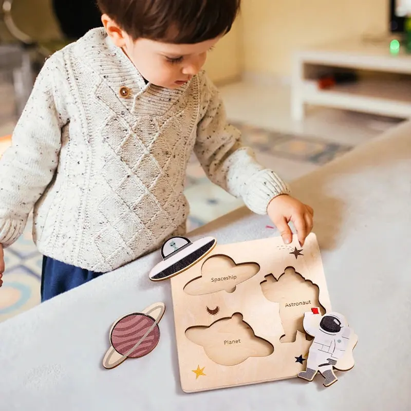 Puzzle Tangram en Bois – Éducation Cognitive