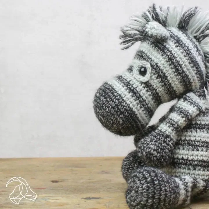 Kit Amigurumi de crochet DIY Dirk Zebra