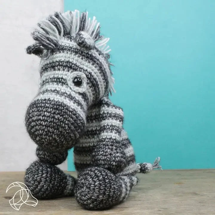 Kit Amigurumi de crochet DIY Dirk Zebra