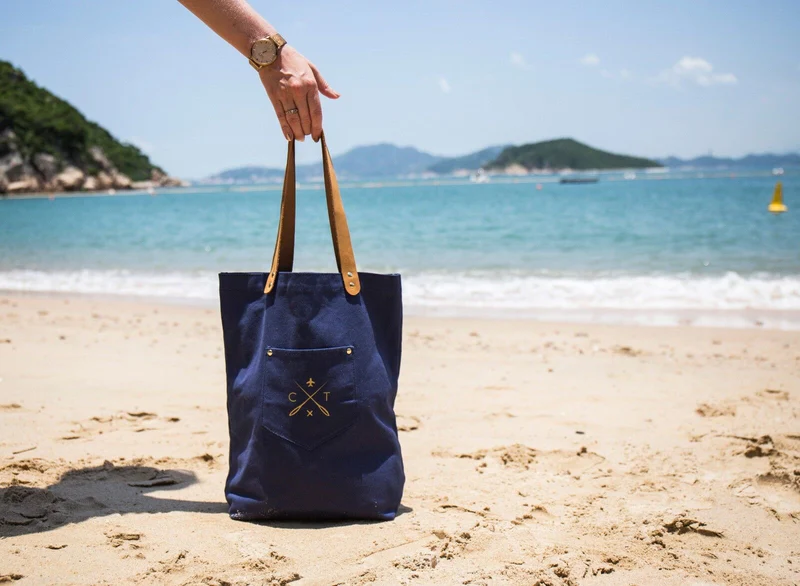 Sac fourre-tout Stitch Your Travels - Marine avec poignées en cuir