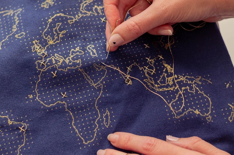 Sac fourre-tout Stitch Your Travels - Marine avec poignées en cuir