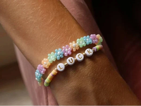 Kit Bijou DIY LUCK – Créez 2 bracelets tendance en perles Heishi