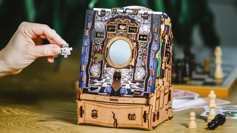 CluePuzzle / The Wonderbox of Alice - ext. Through the Looking Glass (ML)