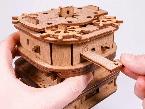 ClueBox / Davy Jones' Locker (ML)