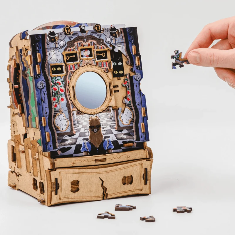CluePuzzle / The Wonderbox of Alice - ext. Wonderland (ML)