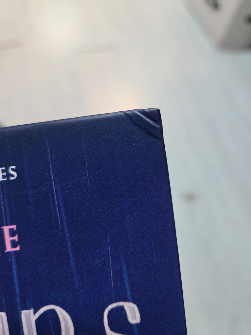 Lore Olympus : Tome Huit, couverture rigide - ENDOMMAGÉ