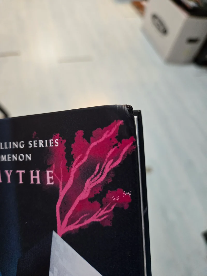Lore Olympus : Tome 2, couverture rigide - ENDOMMAGÉ