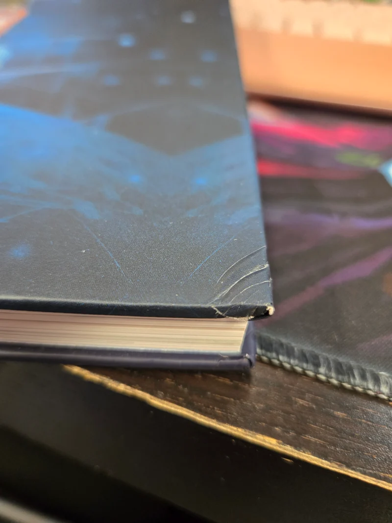 Olive Hardcover Lost In Inner Space - ENDOMMAGÉ