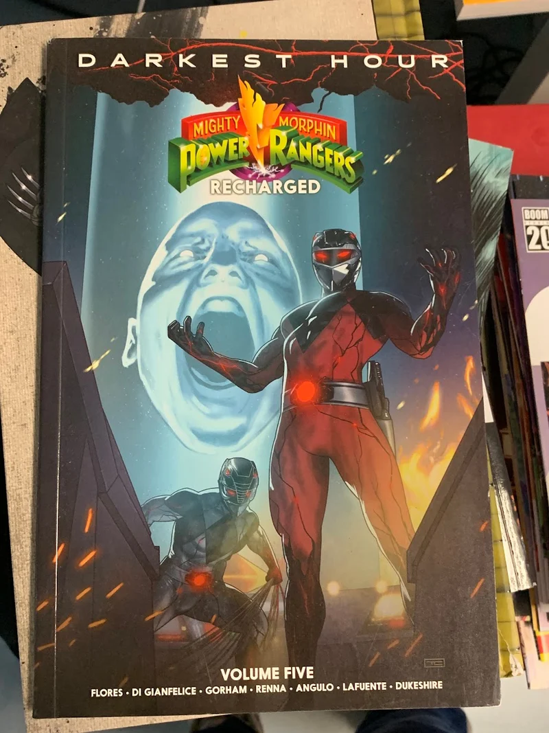 Mighty Morphin Power Rangers Recharged TPB Vol. 5 - Coins endommagés